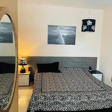 Apartamento Rose Garden 10 *