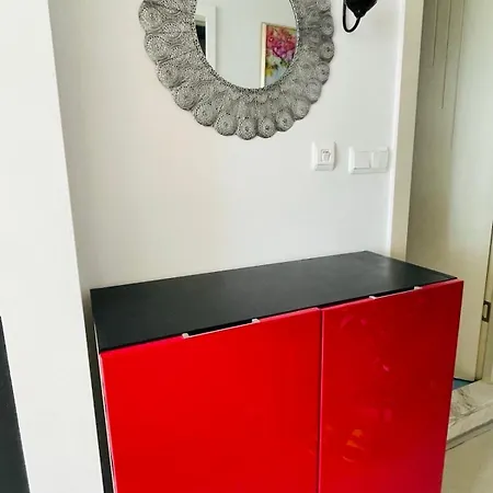 Daire Rose Garden 10